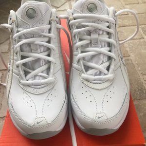 Nike Women's City Court Athletic Sneakers  - White Size 8 - Brand new in box